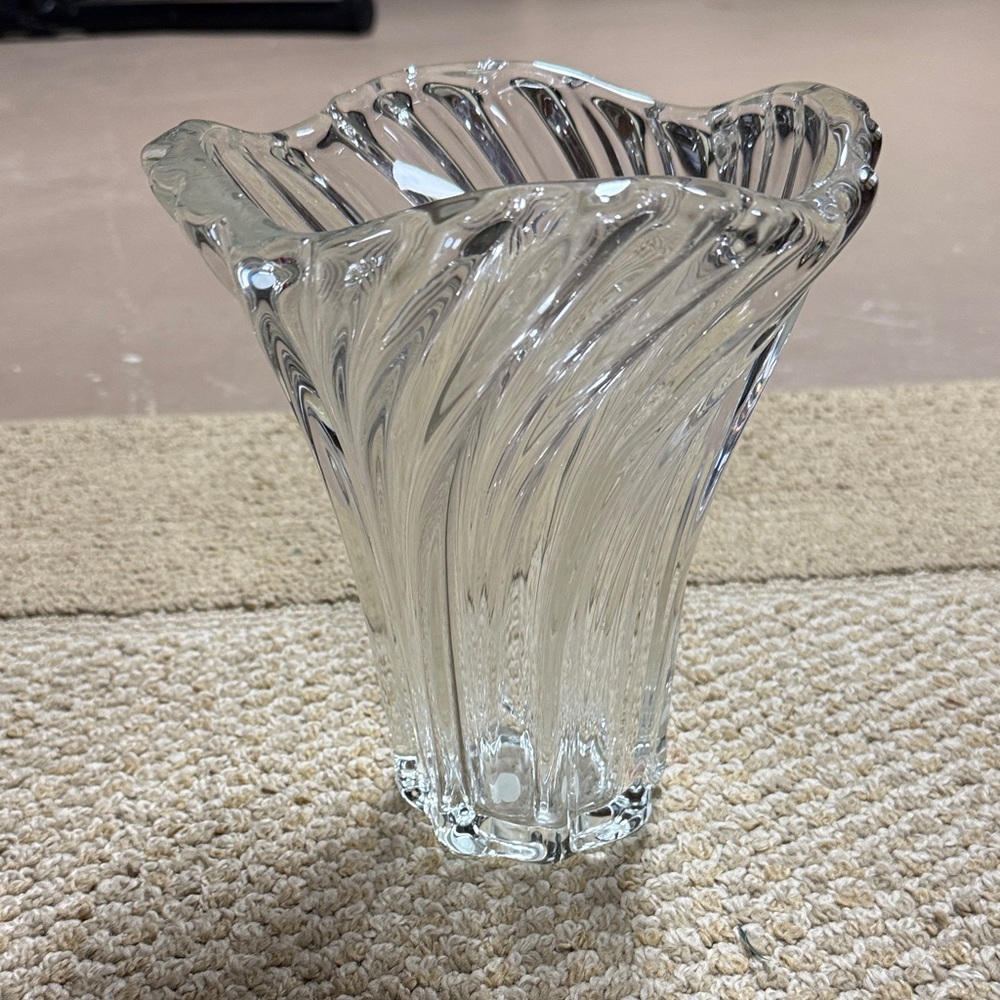 Elegant Clear Glass Vase